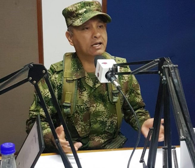 A denunciar y no pagar, invitación del comandante de la Décima Brigada del Ejército