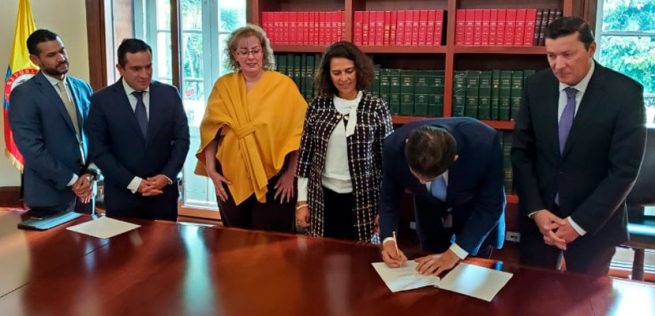 Registrador firmó memorando de entendimiento para fortalecer la democracia