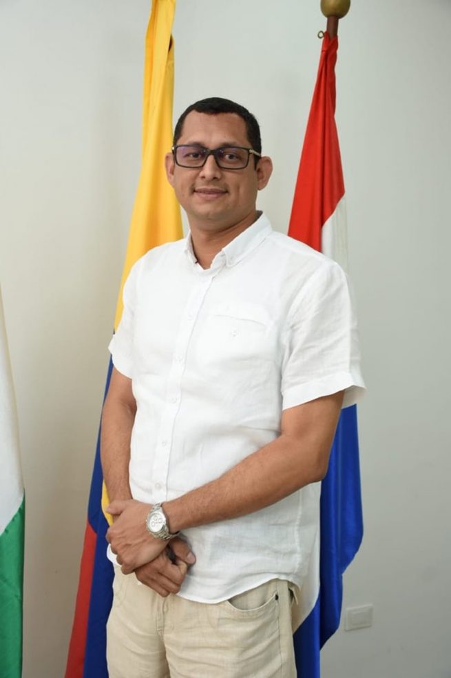 Rafael Maestre Ternera, se posesionó como nuevo gente de Emdupar