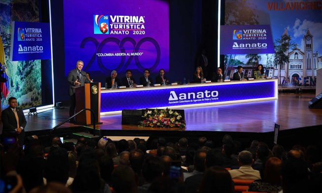 Presidente firmó Decreto para que empresas de Economía Naranja no paguen renta