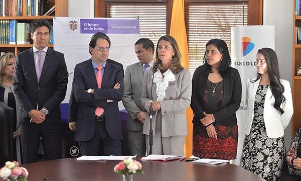 Gobierno lanza primer crédito exclusivo para mujeres microempresarias, a través de Bancóldex