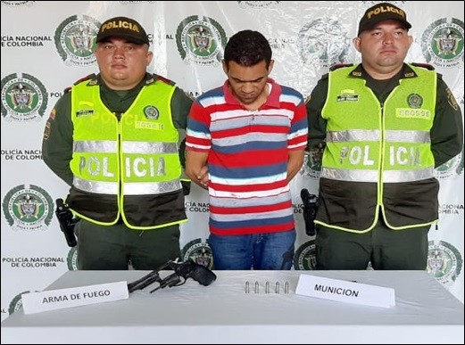 En hechos aislados, capturadas tres personas por porte de arma y hurto