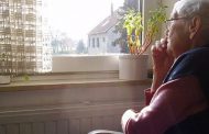 Cómo afecta la soledad la salud de los adultos mayores
