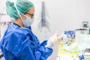 Empleadores, contratantes y ARL a entregar kits completos para proteger a trabajadores de la salud