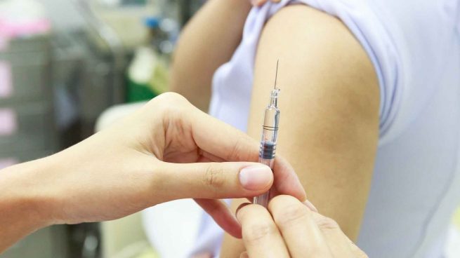 Vacuna contra el VPH, quiénes deben aplicársela, tipos y efectos secundarios