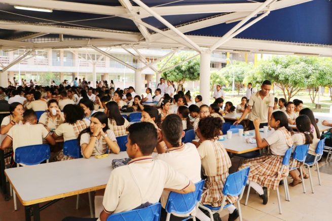En 24 municipio del Cesar, inicia entrega de raciones alimenticias del PAE para que preparen en casa