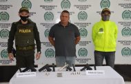 En allanamiento fue capturado un hombre con un arma de fuego y tres armas traumáticas