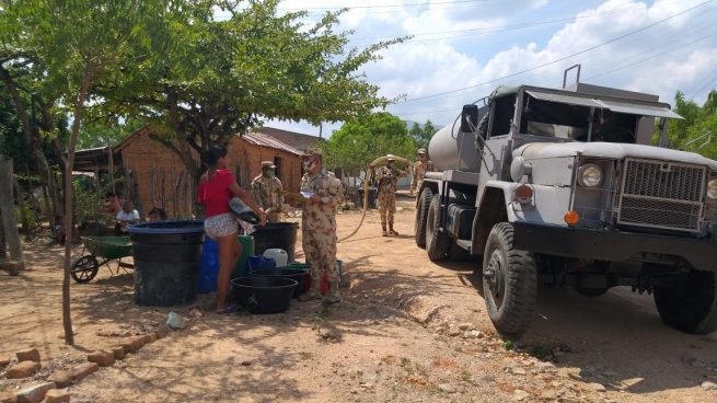 Ejército y Misión Guajira de la Décima Brigada ayudan a la comunidad Wayúu
