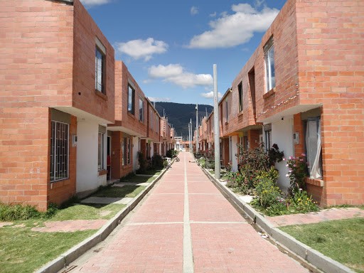En el 2020 se venderán más de 100 mil viviendas sociales: Minvivienda
