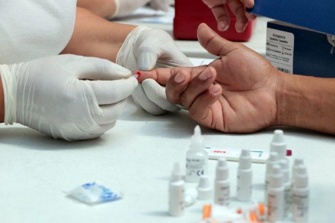 Colombia amplía espacios para realizar pruebas rápidas para VIH, sífilis, hepatitis B y C