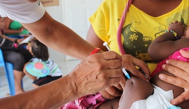 Minsalud insiste en poner al día el esquema de vacunación