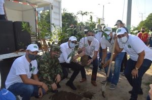 Corpoguajira plantó 40 árboles en el Día del Árbol