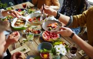 ¿Consume alimentos de manera exagerada aun cuando no tiene hambre? Le explicamos la causa de esta conducta