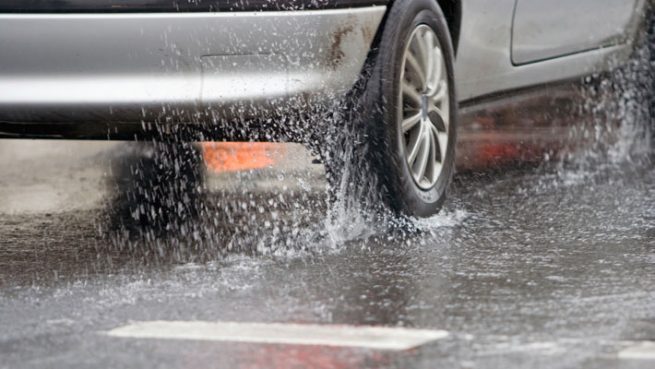 Las recomendaciones para prevenir siniestros viales al conducir bajo la lluvia