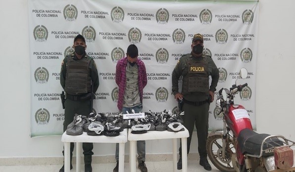 Cayó cuando transportaba permanganato de potasio en una motocicleta