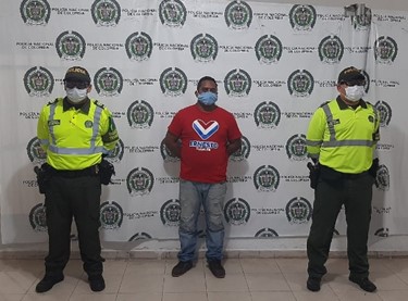 Dos capturados con documento falso y falsedad marcaria