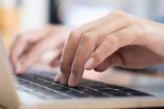 Desconfié de ofertas laborales donde le pidan dinero para ingresar a trabajar, puede tratarse de una estafa