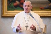 Tras informe McCarrick, el Papa promete 