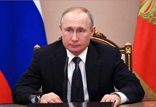 Putin promulga ley que permite a los expresidentes de Rusia ser senadores de por vida