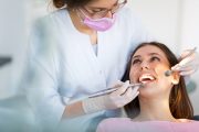 ¿Qué es la placa dental y por qué debo evitarla?