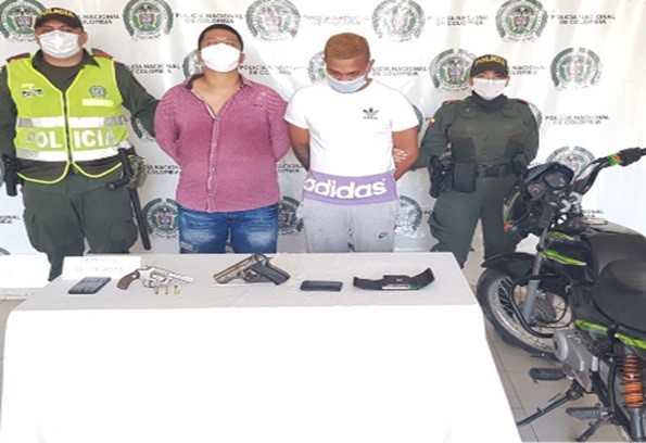 A responder por hurto calificado y porte ilegal de arma de fuego