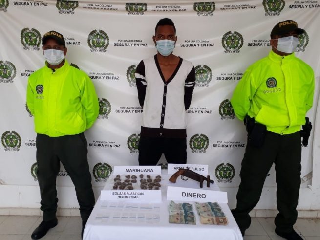 En allanamiento, capturado hombre en Chiriguaná con arma de fuego y estupefaciente