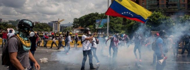 AI pide que la Corte Internacional investigue 14 
