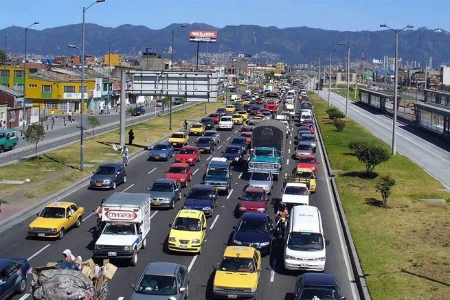 Investigaciones sobre instalar y poner en operación cámaras de fotodetección sin cumplir los requisitos, siguen su curso