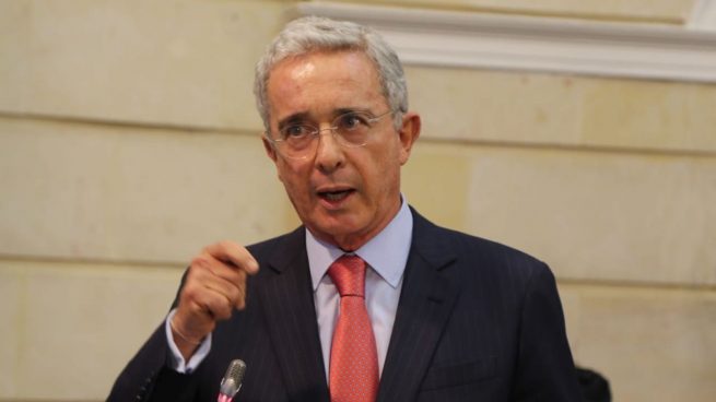 Fiscalía solicita audiencia de preclusión de la investigación que se sigue contra el exsenador Álvaro Uribe Vélez