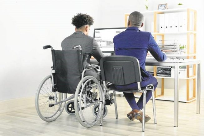 En 2020 hubo 6.374 personas con discapacidad contratadas en el sector público