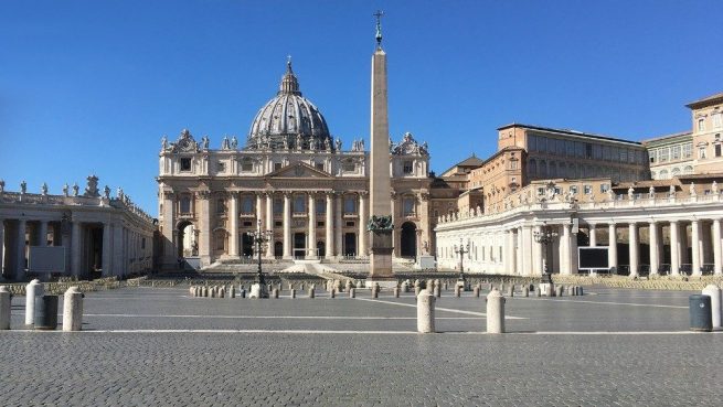 Iglesia católica no puede bendecir uniones del mismo sexo: Vaticano
