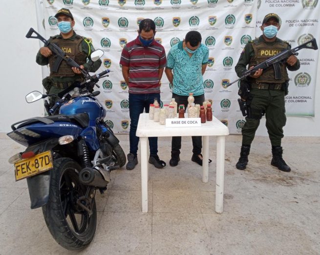 Capturados cuando se movilizaban en una motocicleta con caleta de cocaína