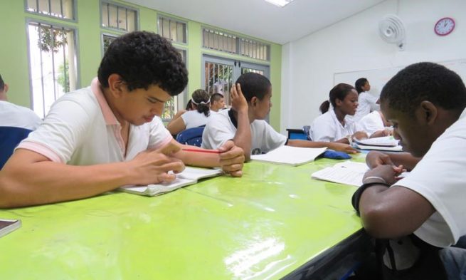 Abierta convocatoria para pago de matrículas a jóvenes colombianos en programas de Educación para el Trabajo