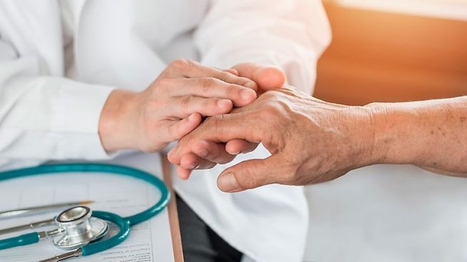 Reducción de mortalidad en mayores de 80 sugiere efectividad de la vacuna