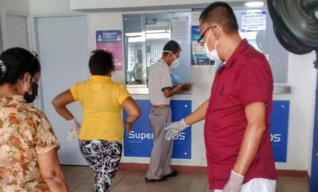 Adultos mayores a reclamar su pago