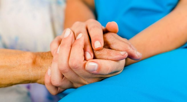 Docente de Areandina lidera investigación sobre afectaciones psicológicas en cuidadores de pacientes oncológicos