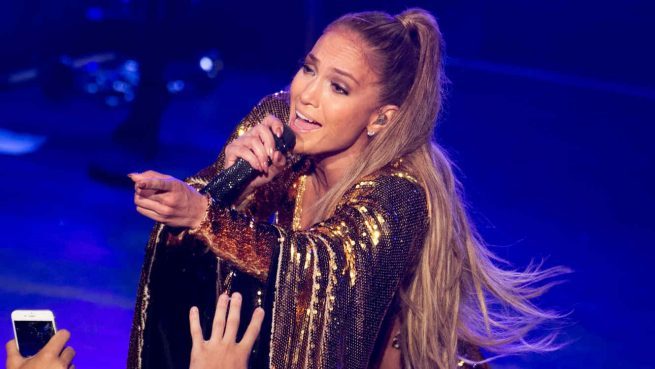 El príncipe Enrique y J-Lo encabezan el concierto 'Vax Live' en Los Ángeles