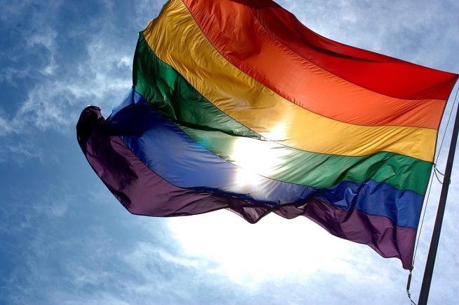 Por ser lesbiana, le prohíben dar clases de religión en Chile