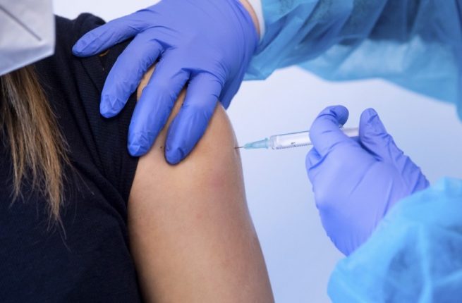 Pacientes con diabetes son vacunados en etapa 3 en Colombia