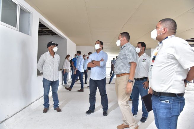 La tarea de recuperar el ‘elefante blanco’ del hospital de La Loma (El Paso)