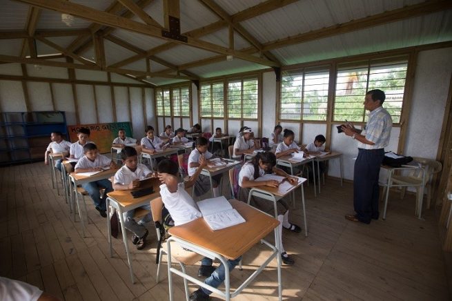 MinEducación emite orientaciones para el regreso a clase presencial en colegios oficiales y privados