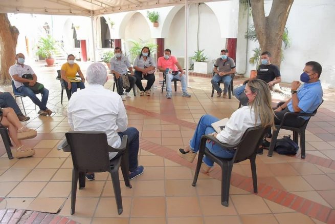 Se articulan acciones para reactivación económica de vendedores del balneario Hurtado