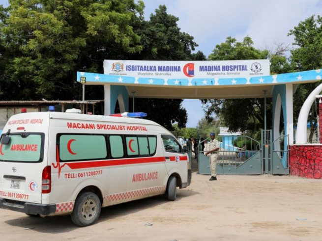 Al menos 15 muertos en un atentado suicida en un campamento del ejército en Somalia
