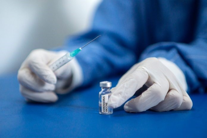 Minsalud advierte que se sigue con población susceptible y alta transmisión
