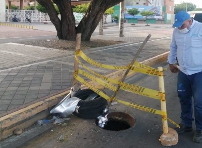 Ladrones tienen en jaque a Emdupar con el robo de tapas y rejillas