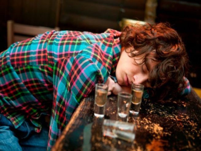 ¿Cuánto tiempo permanece el alcohol en el cuerpo?