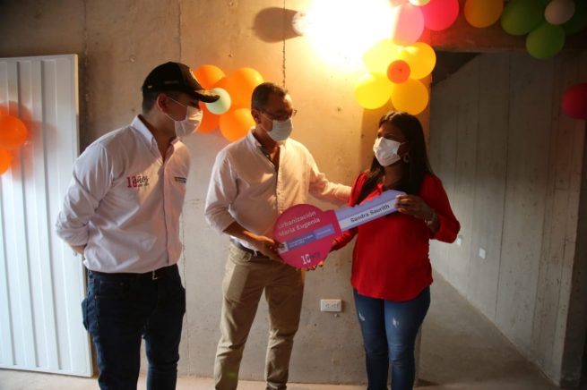 Minvivienda entregó viviendas y firmó convenios de agua en el departamento de Cesar