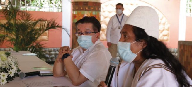 Vacunarnos trasciende culturas: MinSalud, tras encuentro con indígenas