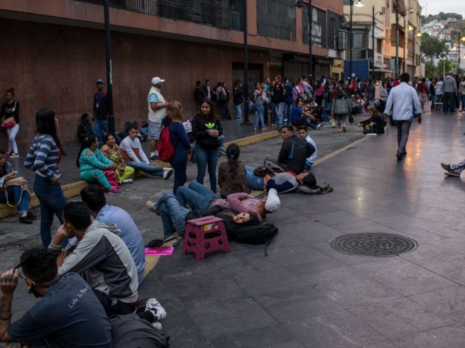 HRW recomienda que las negociaciones venezolanas aborden la emergencia humanitaria