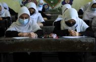 Estudiantes afganas no ven futuro en Afganistán luego de ascenso talibán